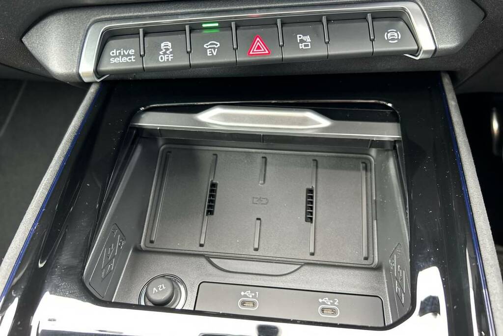 Audi Q3 1.5 E-hybrid Edition 1 S Tronic Grey #6