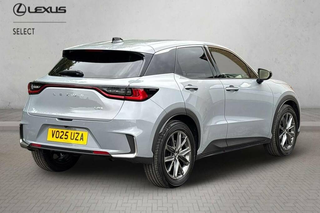 Lexus LBX 1.5 Premium Plus E-cvt Grey #2