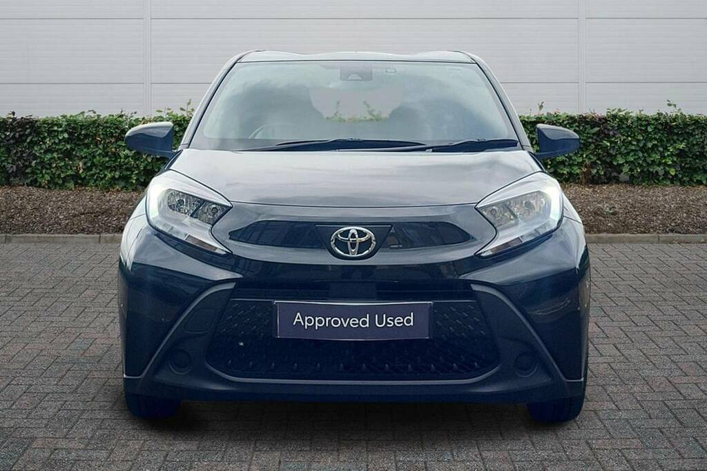 Toyota Aygo X 1.0 Vvt-i Pure BK74AUO Black #3