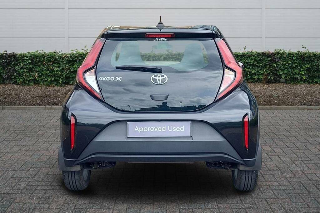 Toyota Aygo X 1.0 Vvt-i Pure BK74AUO Black #4