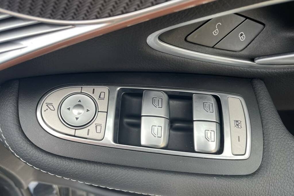 Mercedes-Benz EQC 400 300Kw Amg Line Edition 80Kwh Black #5