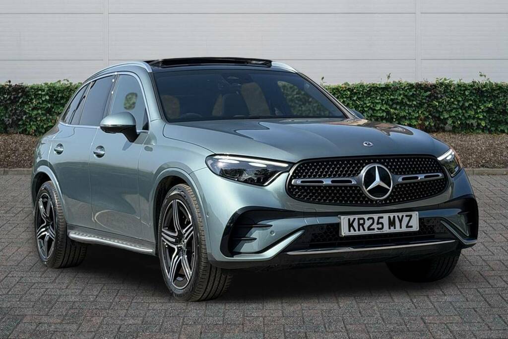 Mercedes-Benz GLC Class 300 4Matic Amg Line Premium 9G-tronic Silver