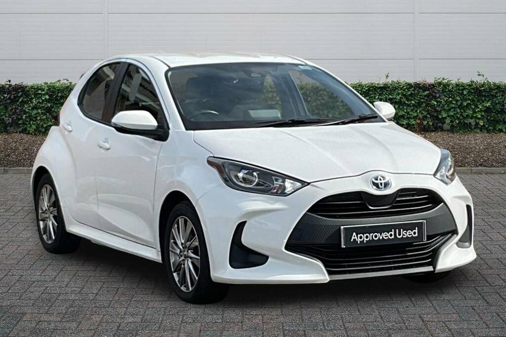 Toyota Yaris 1.5 Hybrid Icon Cvt White