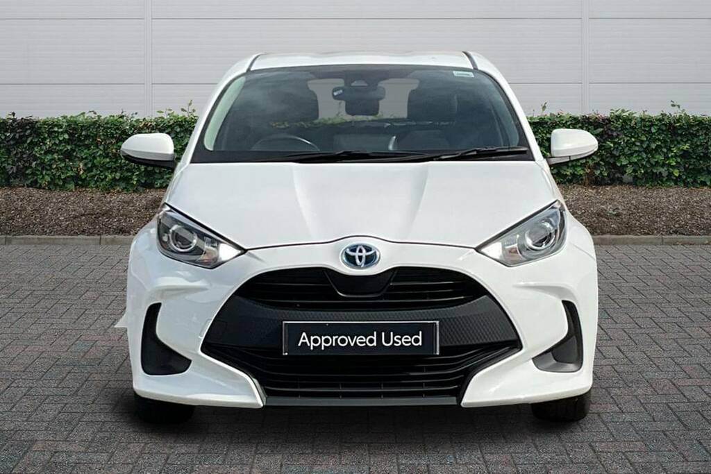 Toyota Yaris 1.5 Hybrid Icon Cvt White #3