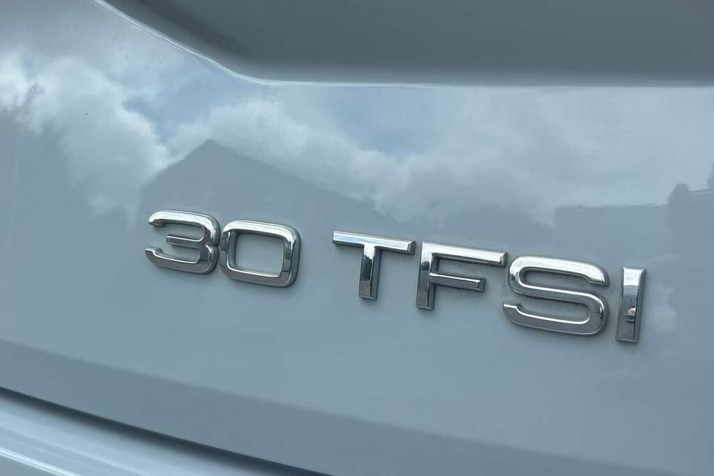 Audi Q2 30 Tfsi Sport Grey #6