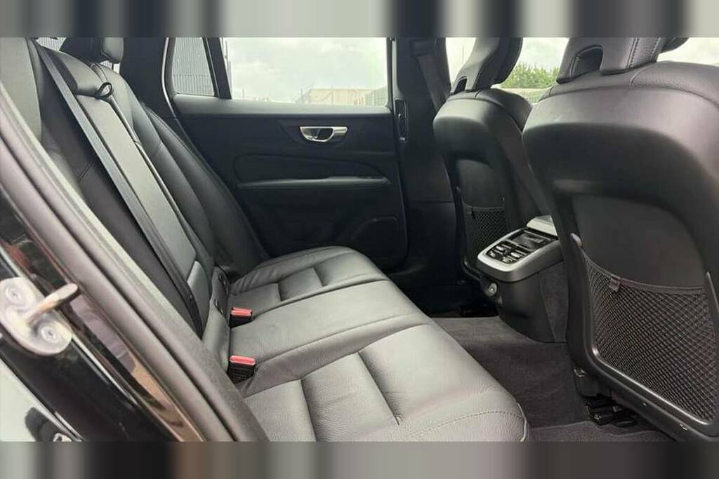 Volvo V60 2.0 B4p Plus Dark 7 Speed Black #6