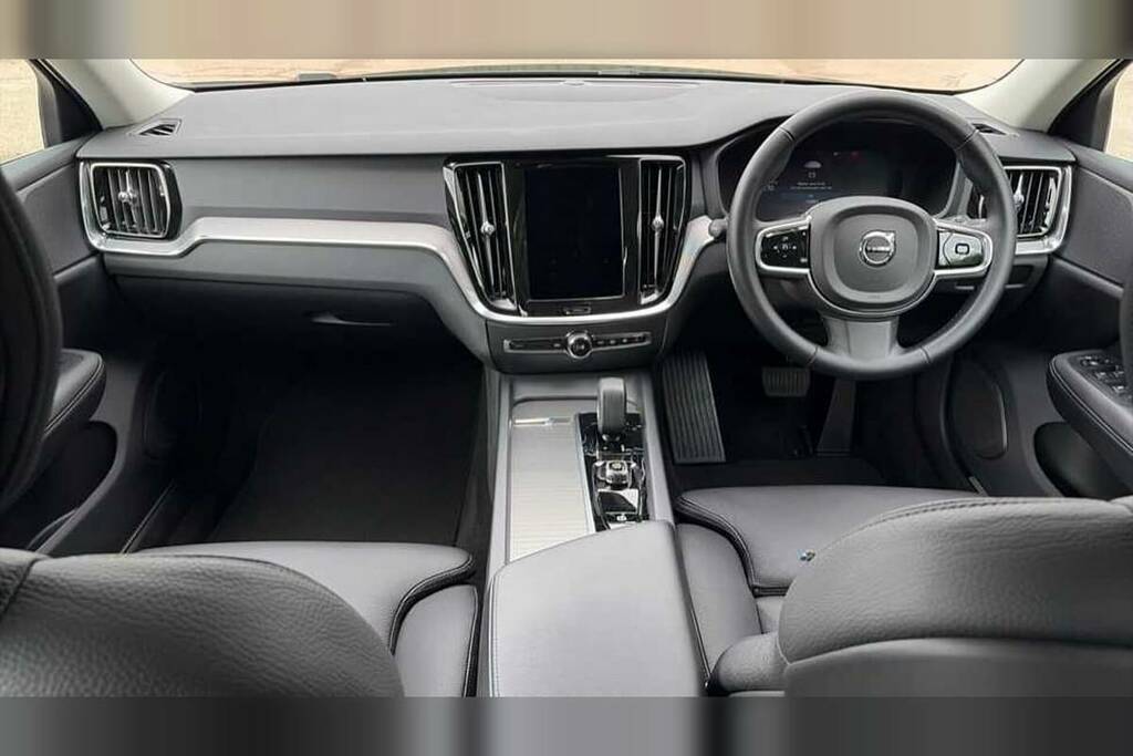Volvo V60 2.0 B4p Plus Dark 7 Speed Black #5