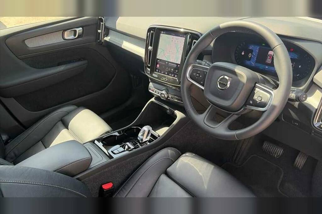 Volvo XC40 2.0 B3p Plus Dark CJ23LRX Grey #4
