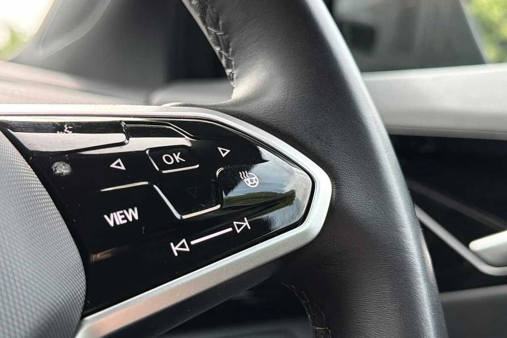 Volkswagen ID.4 Pro 77Kwh Match Black #18
