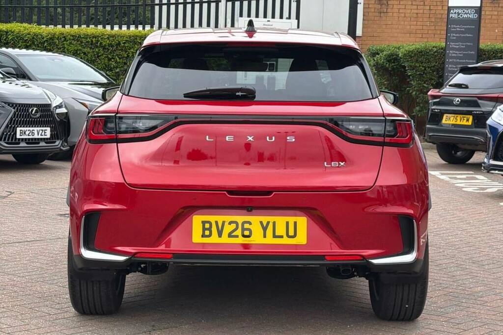 Lexus LBX 1.5 Vibrant Edition E-cvt Bi-tone Red #26