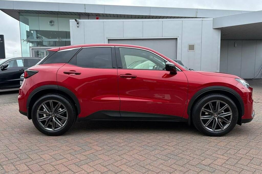 Lexus LBX 1.5 Vibrant Edition E-cvt Bi-tone Red #23