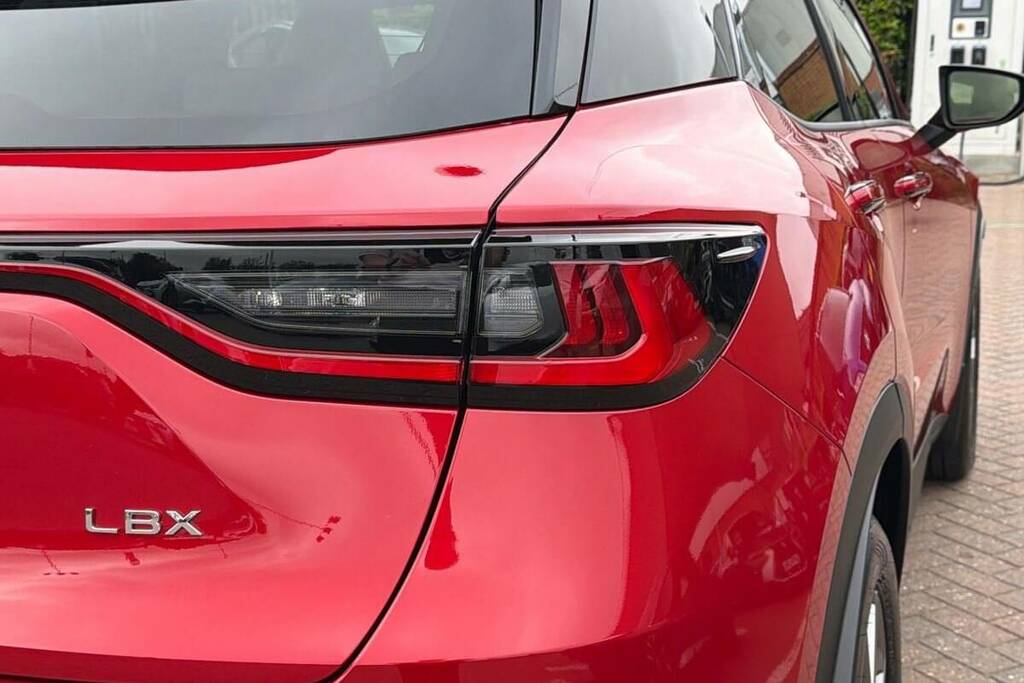 Lexus LBX 1.5 Vibrant Edition E-cvt Bi-tone Red #21