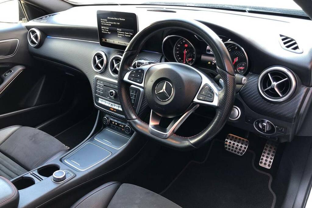Mercedes-Benz A Class A200 Amg Line Executive DU67GZG White #4