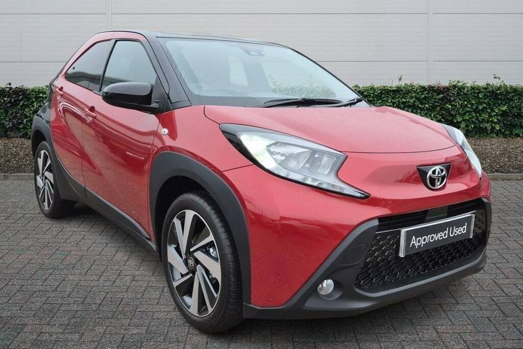 Toyota Aygo X 1.0 Vvt-i Edge Red