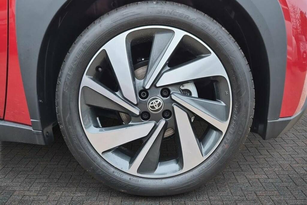 Toyota Aygo X 1.0 Vvt-i Edge Red #6