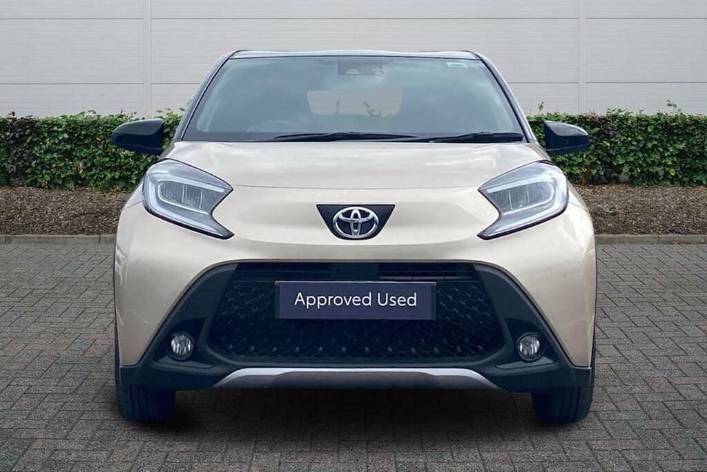 Toyota Aygo X 1.0 Vvt-i Exclusive Beige #3