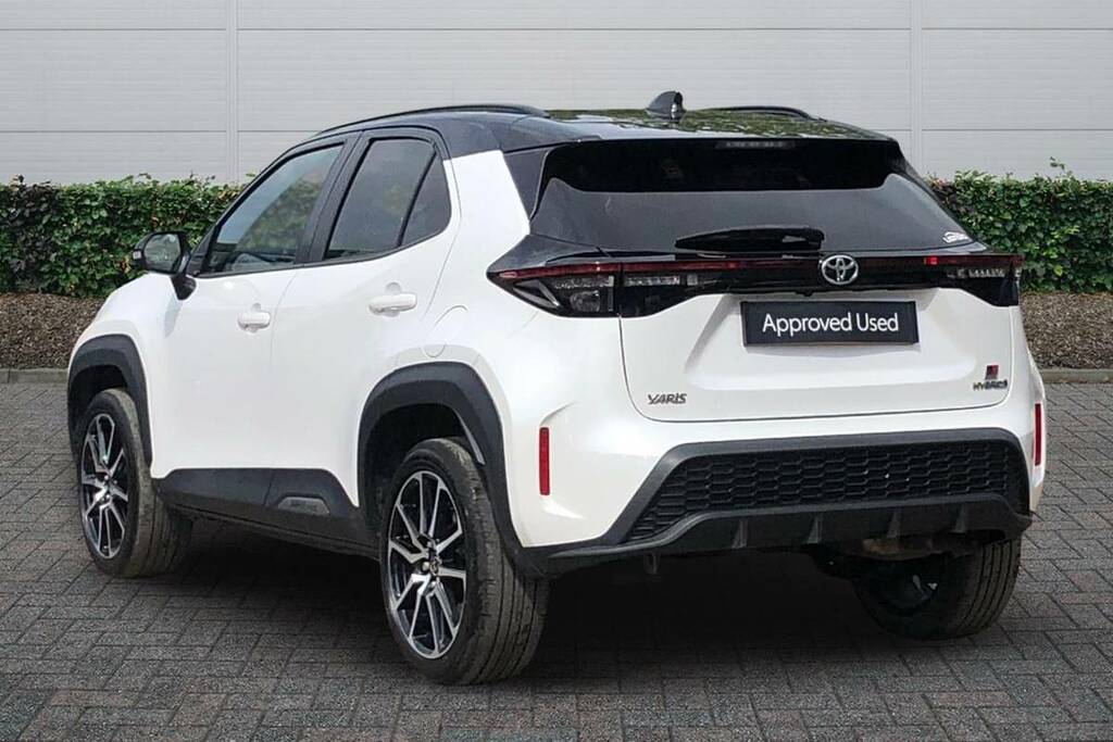 Toyota Yaris Cross 1.5 Hybrid Gr Sport Cvt White #2
