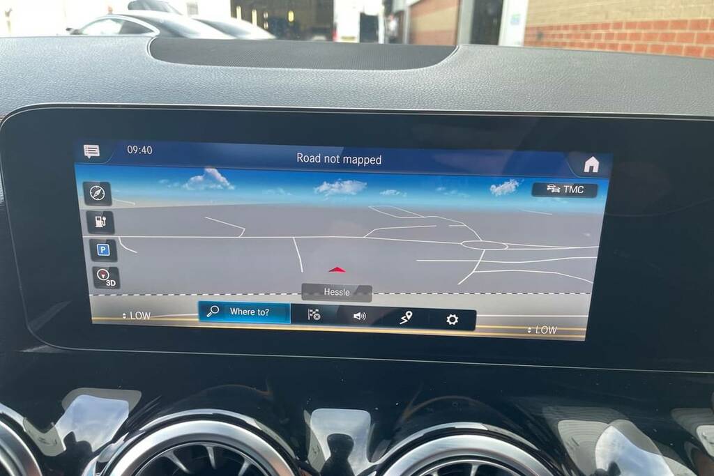 Mercedes-Benz EQA 250 140Kw Amg Line 66.5Kwh FX71PPY Black #4