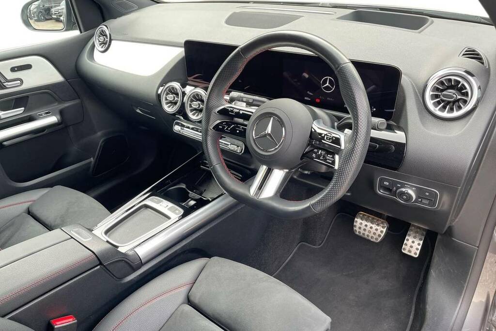 Mercedes-Benz B Class B200 Amg Line Premium Plus Grey #4