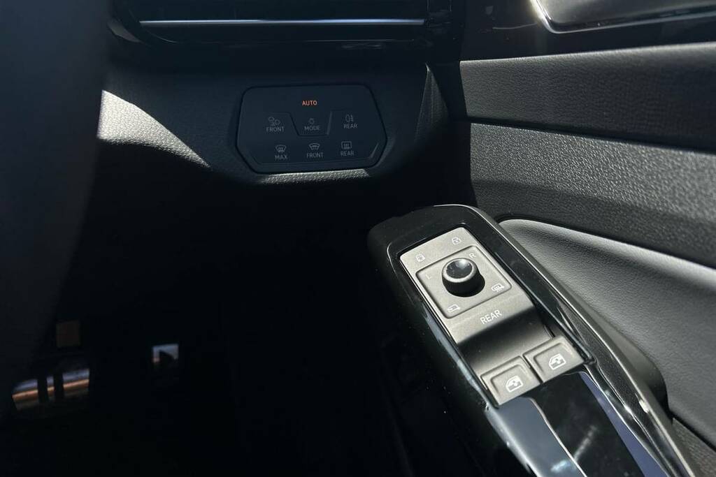 Volkswagen ID.5 210Kw Match Pro 77Kwh Red #11