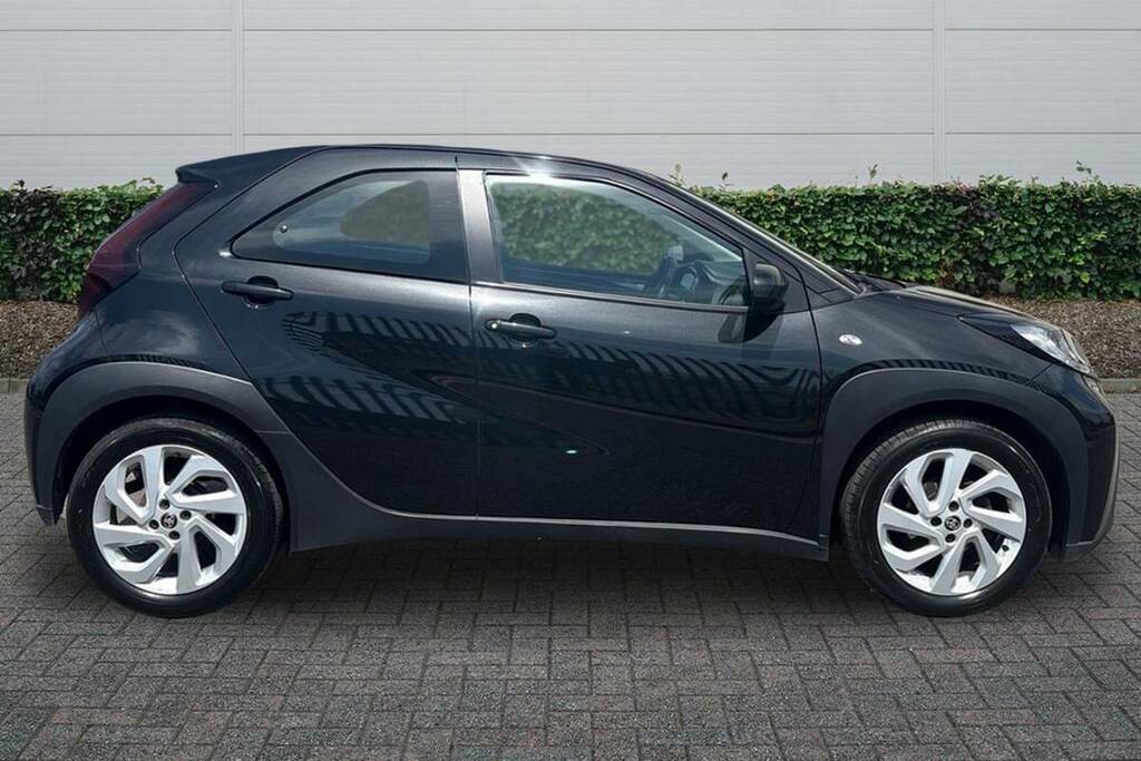 Toyota Aygo X 1.0 Vvt-i Pure Black #5
