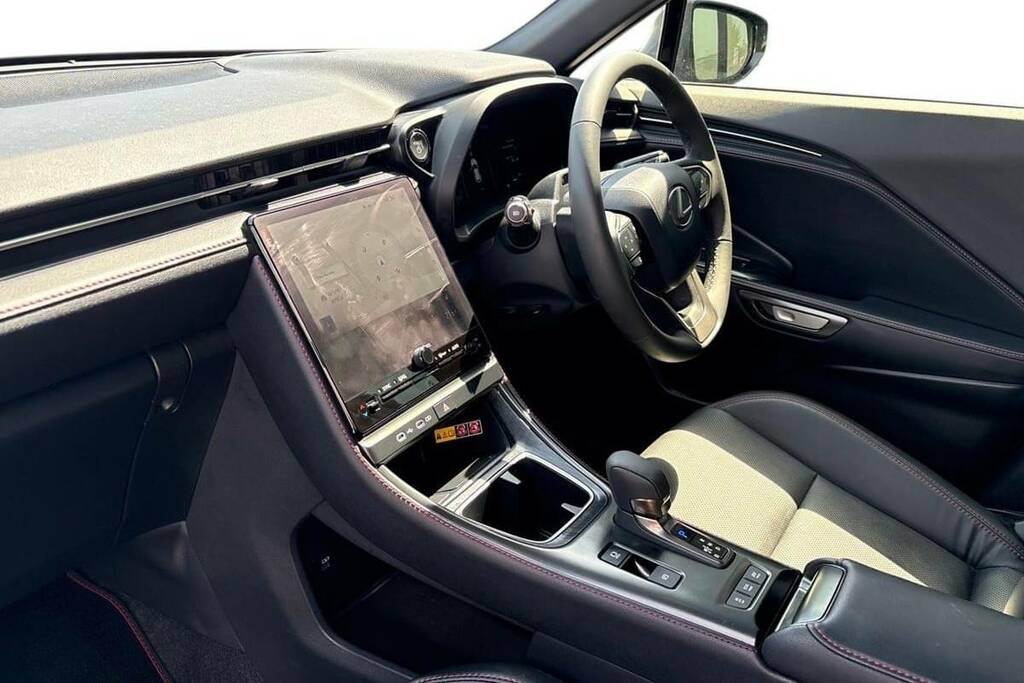 Lexus LBX 1.5 Premium Plus E-cvt Black #5