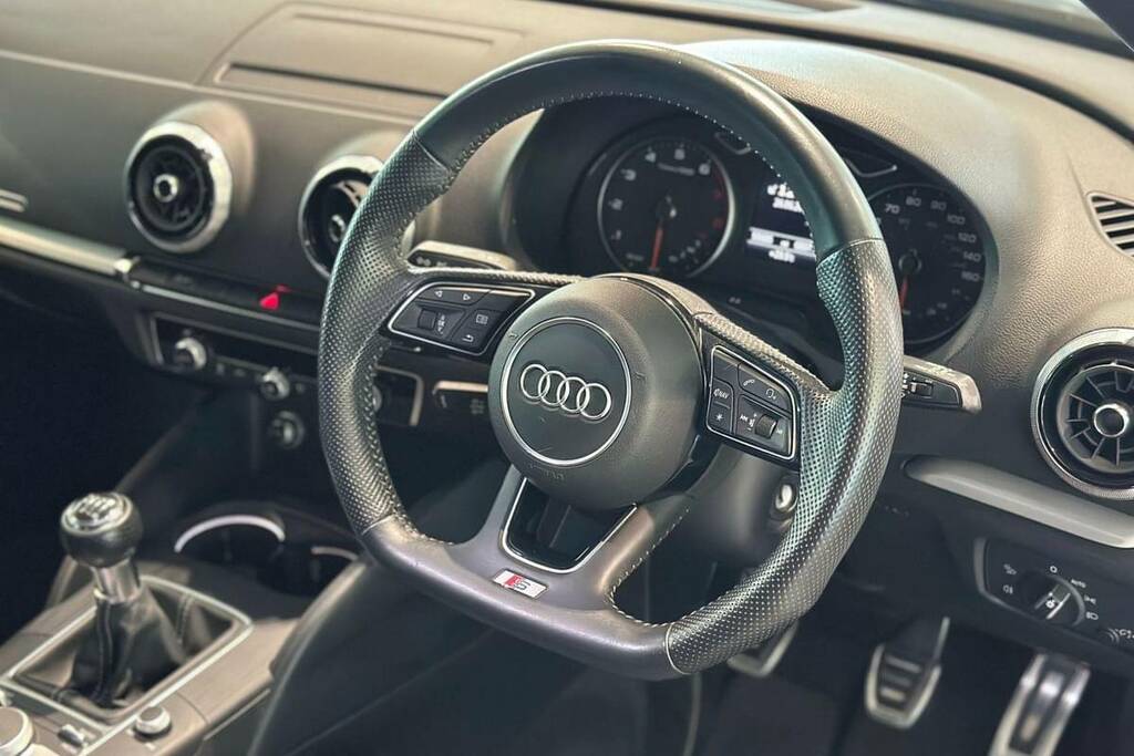 Audi A3 1.5 Tfsi Black Edition CT18KKA Grey #4
