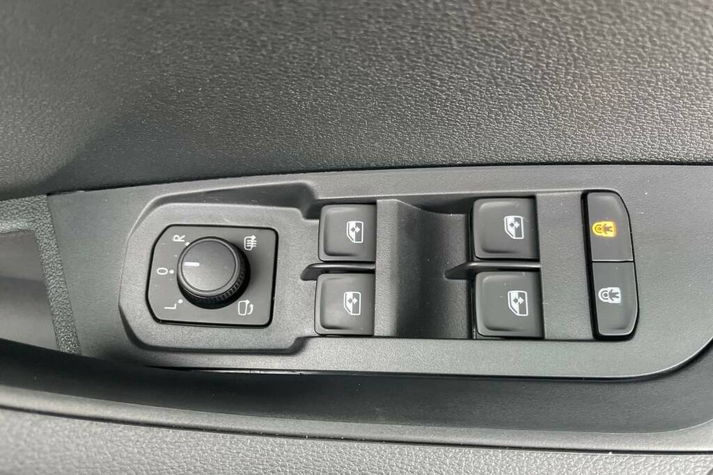 Skoda Karoq 1.5 Tsi Se Edition White #7