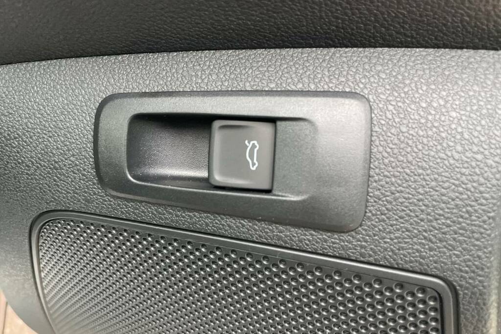 Skoda Karoq 1.5 Tsi Se Edition White #8