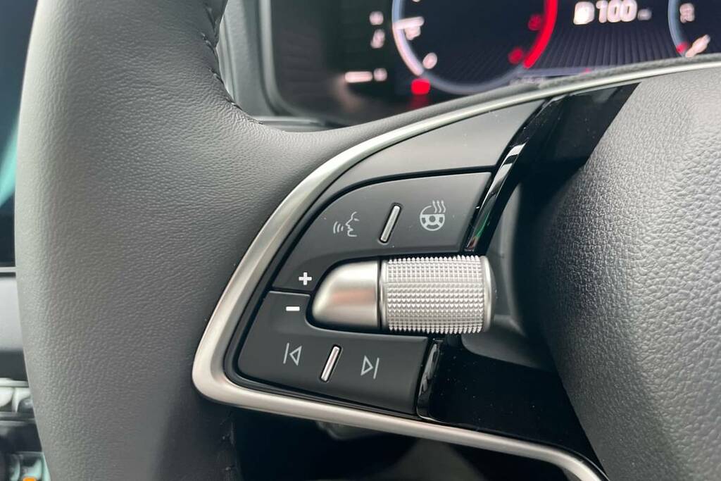 Skoda Karoq 1.5 Tsi Se Edition White #11