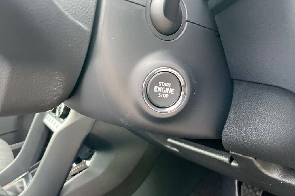Skoda Karoq 1.5 Tsi Se Edition White #10