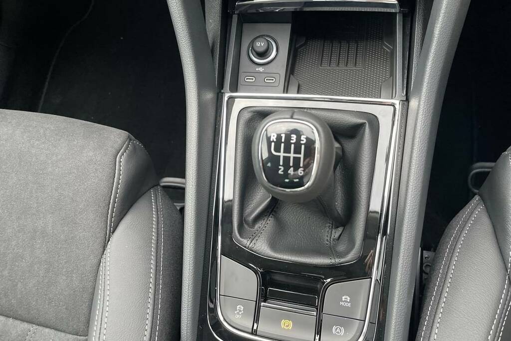 Skoda Karoq 1.5 Tsi Se Edition White #17