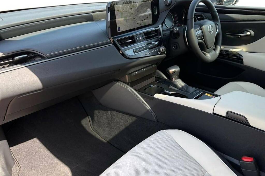 Lexus ES 300H 2.5 Premium Cvt Red
