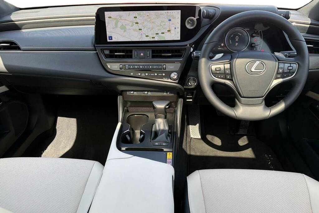 Lexus ES 300H 2.5 Premium Cvt Red #2