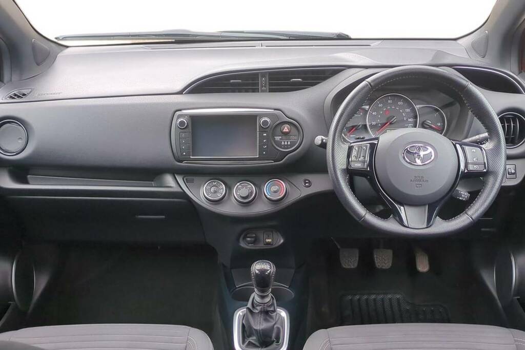 Toyota Yaris Excel White #8