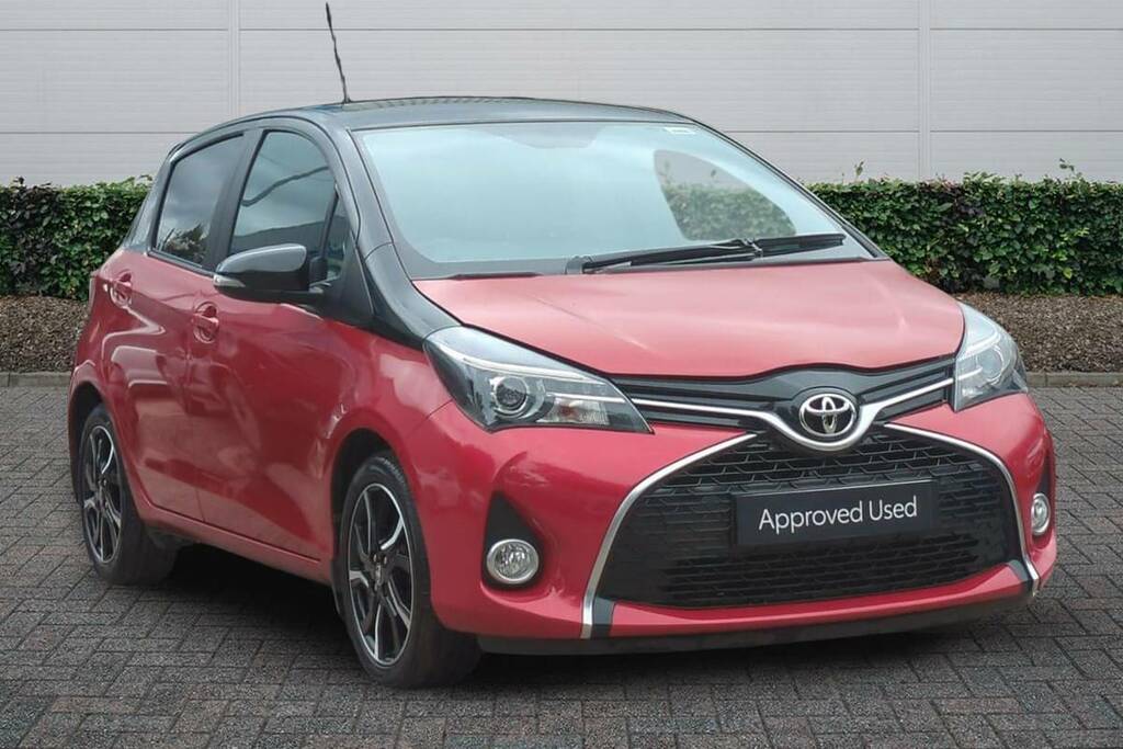 Toyota Yaris Excel White #1