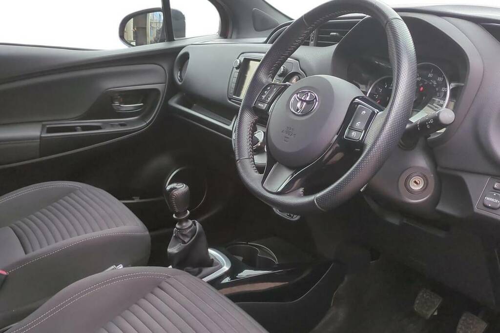 Toyota Yaris Excel White #12