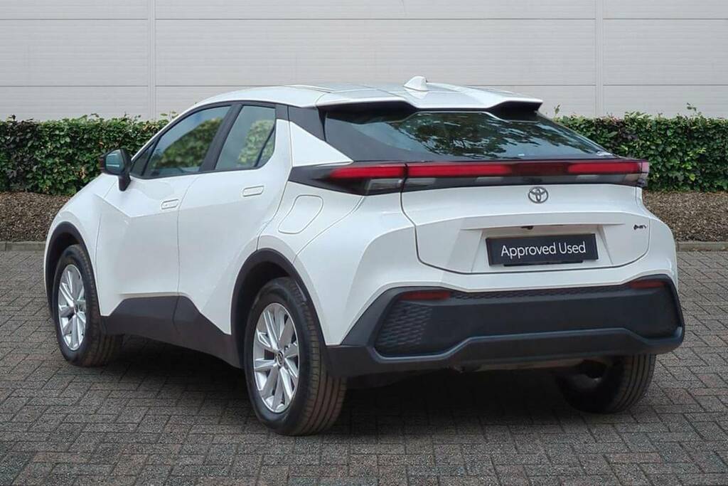 Toyota C-Hr 1.8 Hybrid Icon Cvt White #2