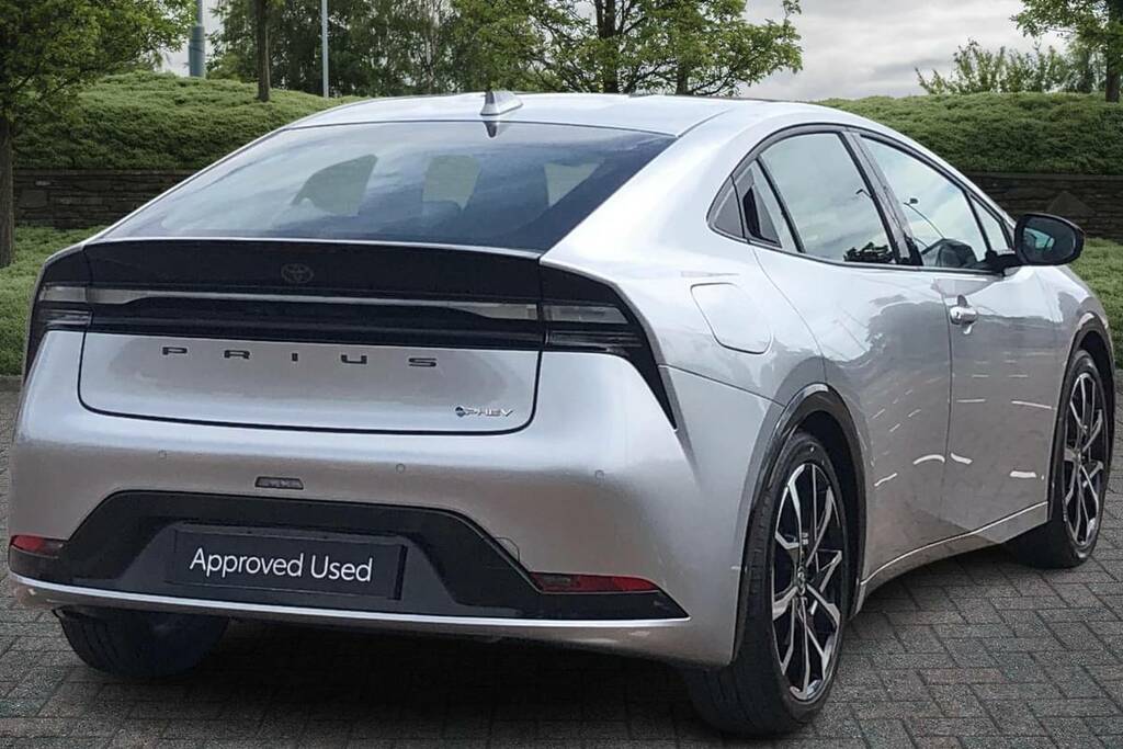Toyota Prius 2.0 Phev Excel Cvt Silver #2