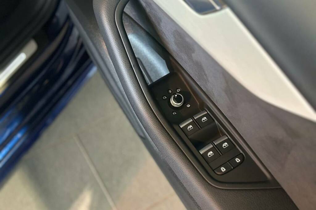 Audi A4 35 Tfsi S Line S Tronic Blue #6