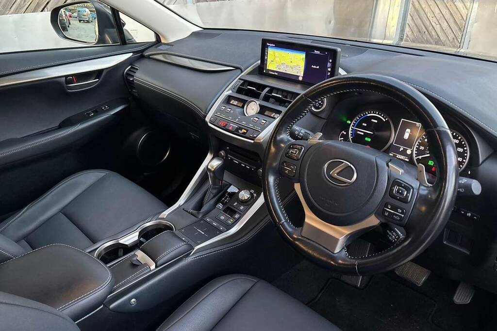 Lexus NX 300H 2.5 Cvt 8 Nav 2021 Silver #9