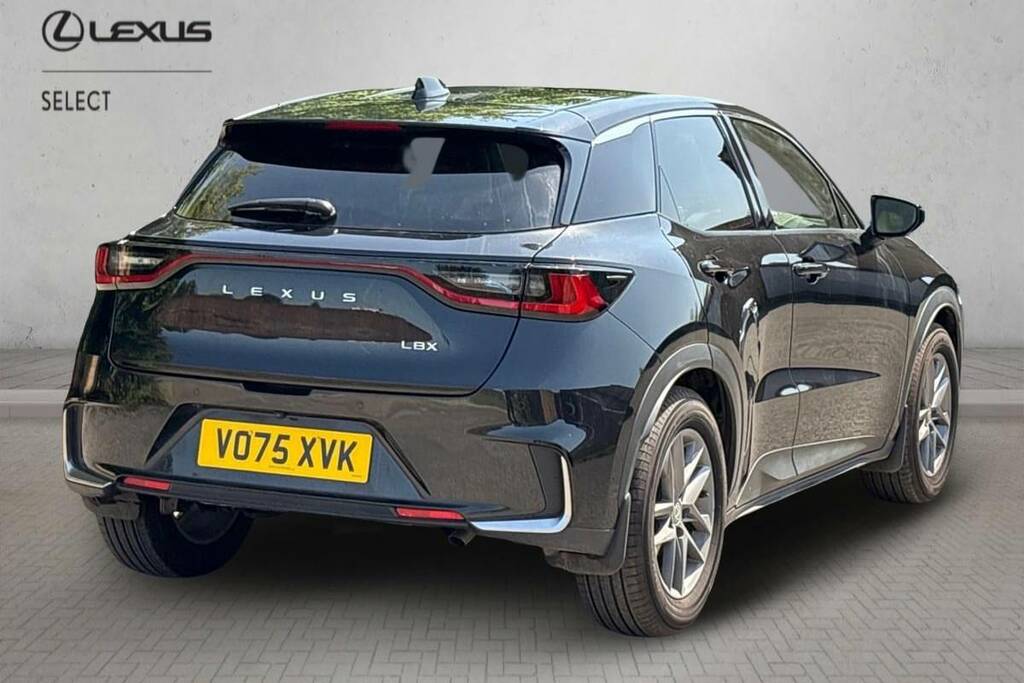 Lexus LBX 1.5 Premium E-cvt Black #2