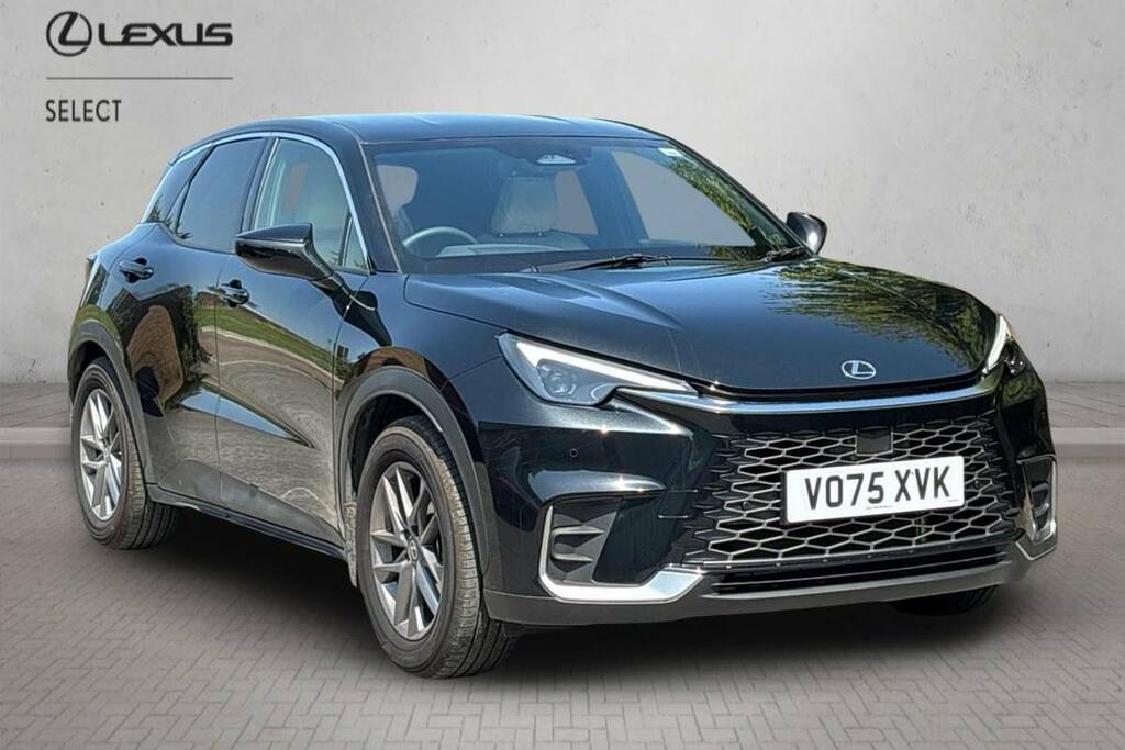 Lexus LBX 1.5 Premium E-cvt Black