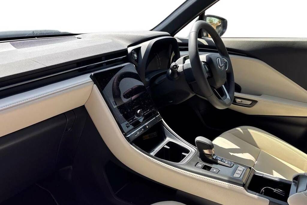 Lexus LBX 1.5 Premium E-cvt Black #5