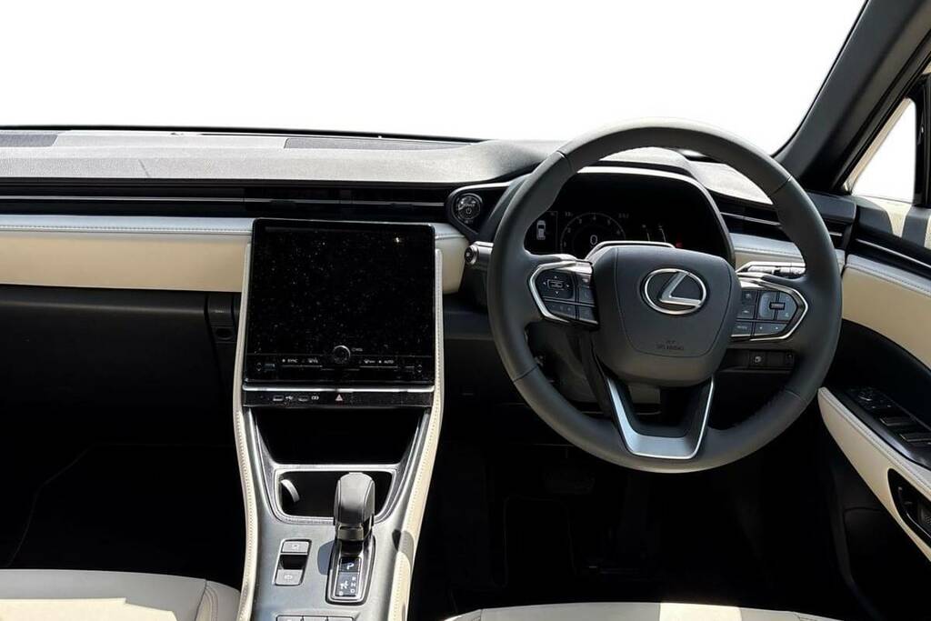 Lexus LBX 1.5 Premium E-cvt Black #6