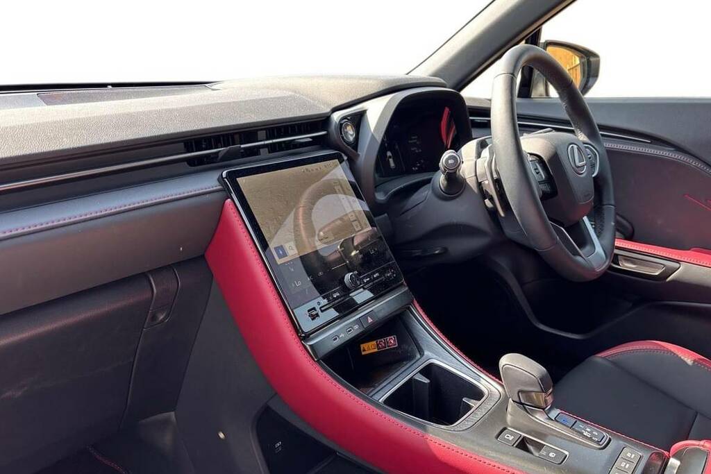Lexus LBX 1.5 Vibrant Edition E-cvt Bi-tone White #5