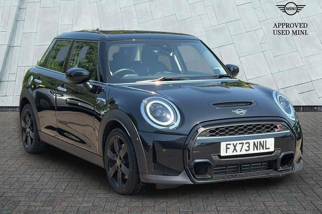 Mini Hatch 5-Door Cooper S Classic Black