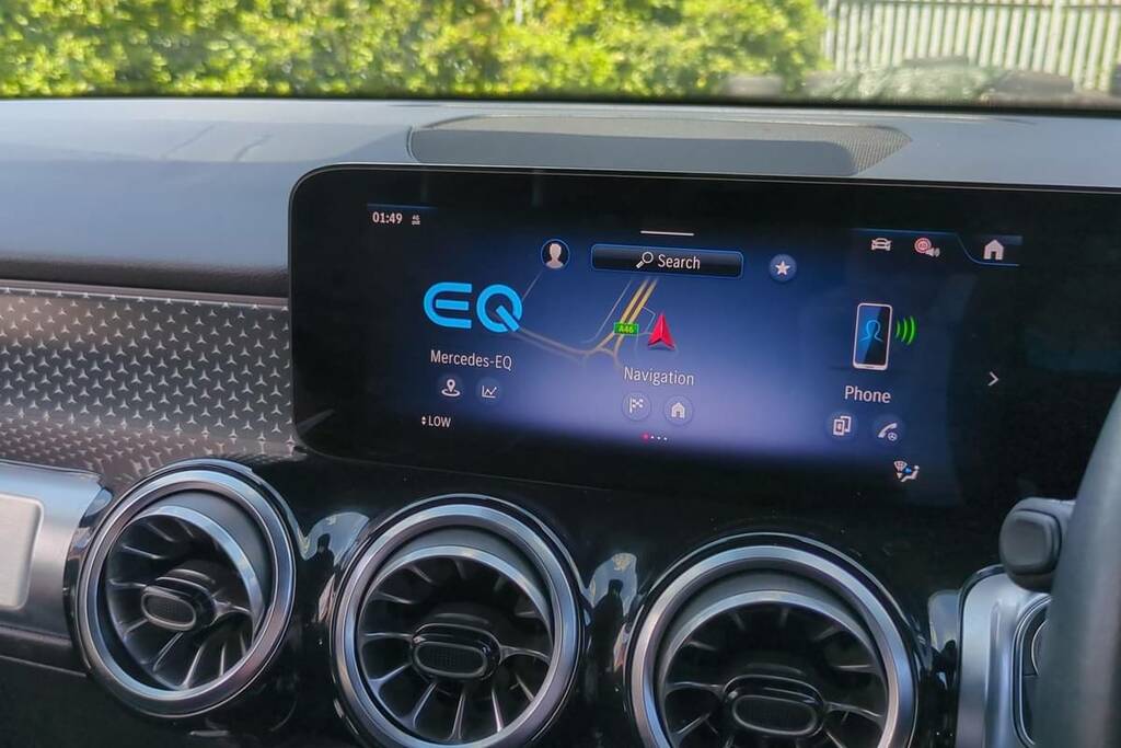 Mercedes-Benz EQB 250 140Kw Sport Executive 70.5Kwh White #3