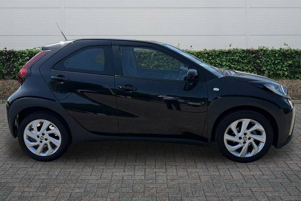 Toyota Aygo X 1.0 Vvt-i Pure Black #5
