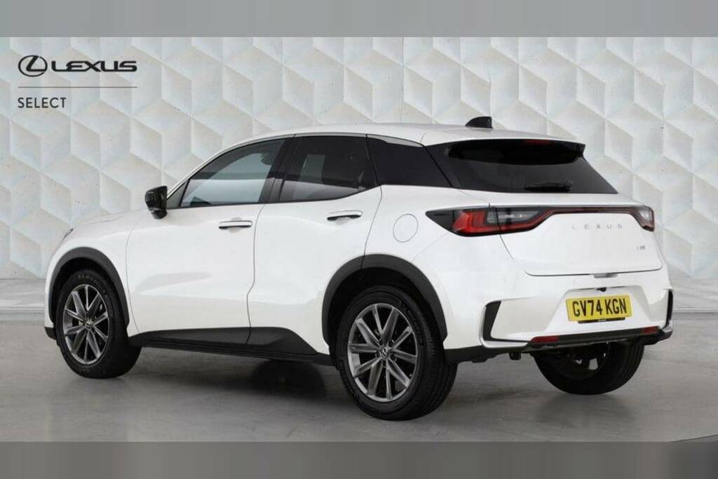 Lexus LBX 1.5 Vvt-ie Takumi E-cvt Euro 6 Ss White #2